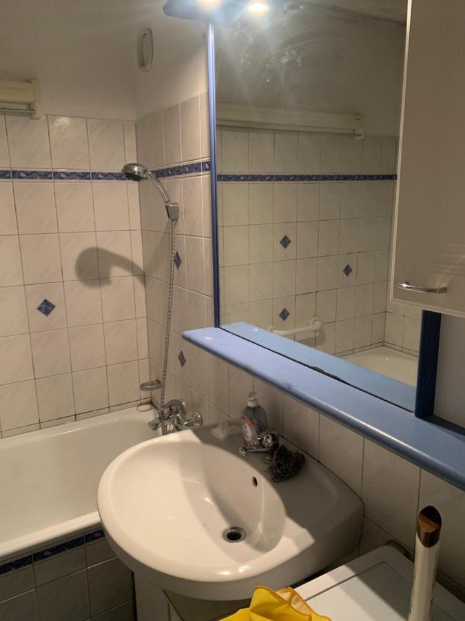 Sehr Schone Zimmer 1 In Wien Favoriten Dış mekan fotoğraf
